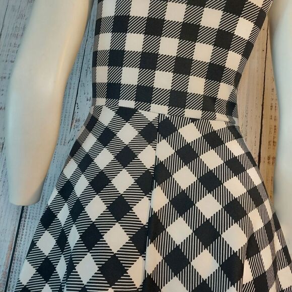 Womans Pullover Fit & Flare Dress Striped Black/White - Picture 8 of 11